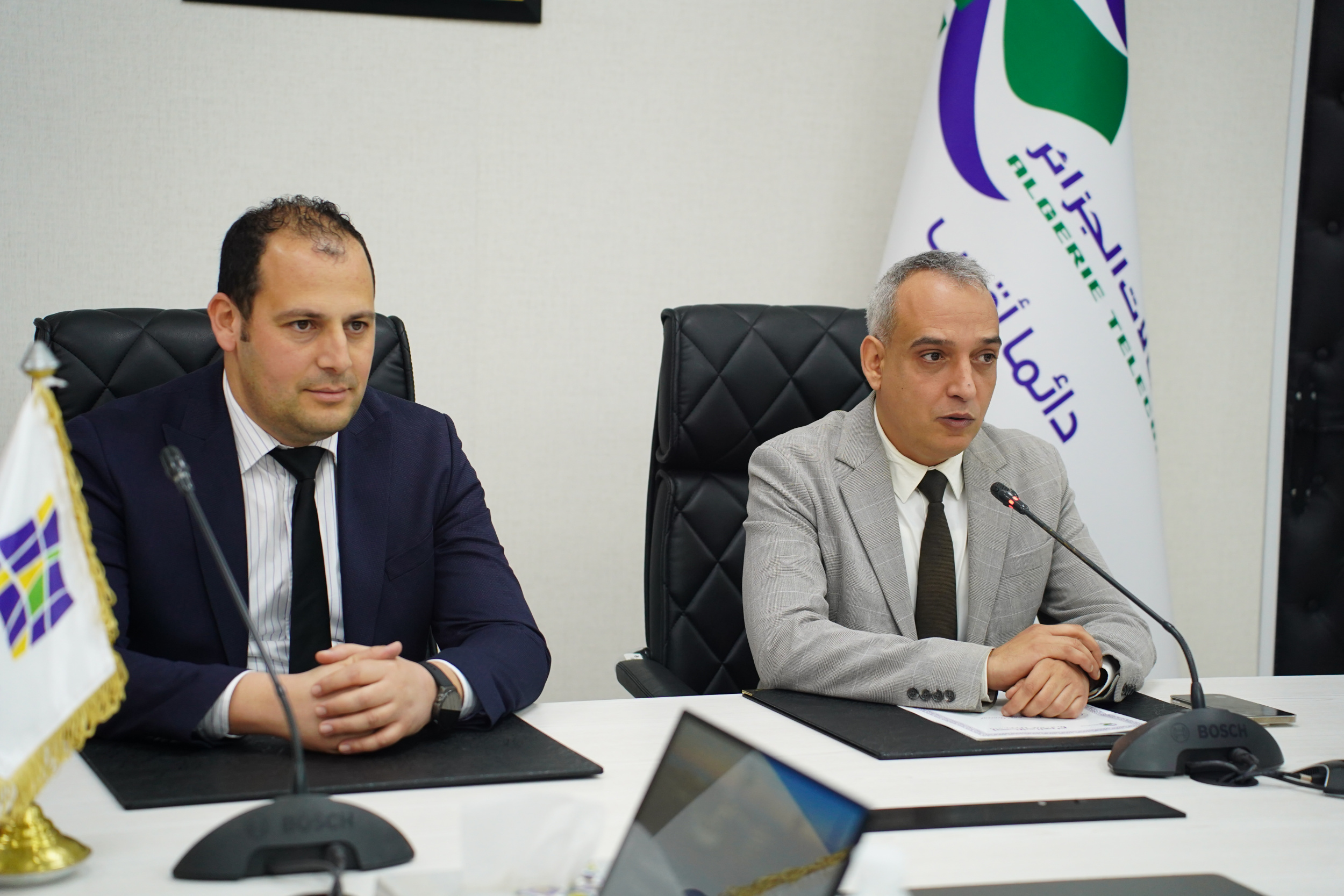 التوقيع على اتفاقية إطار بين اتصالات الجزائر والوكالة الوطنية لتحسين السكن وتطويره عدل