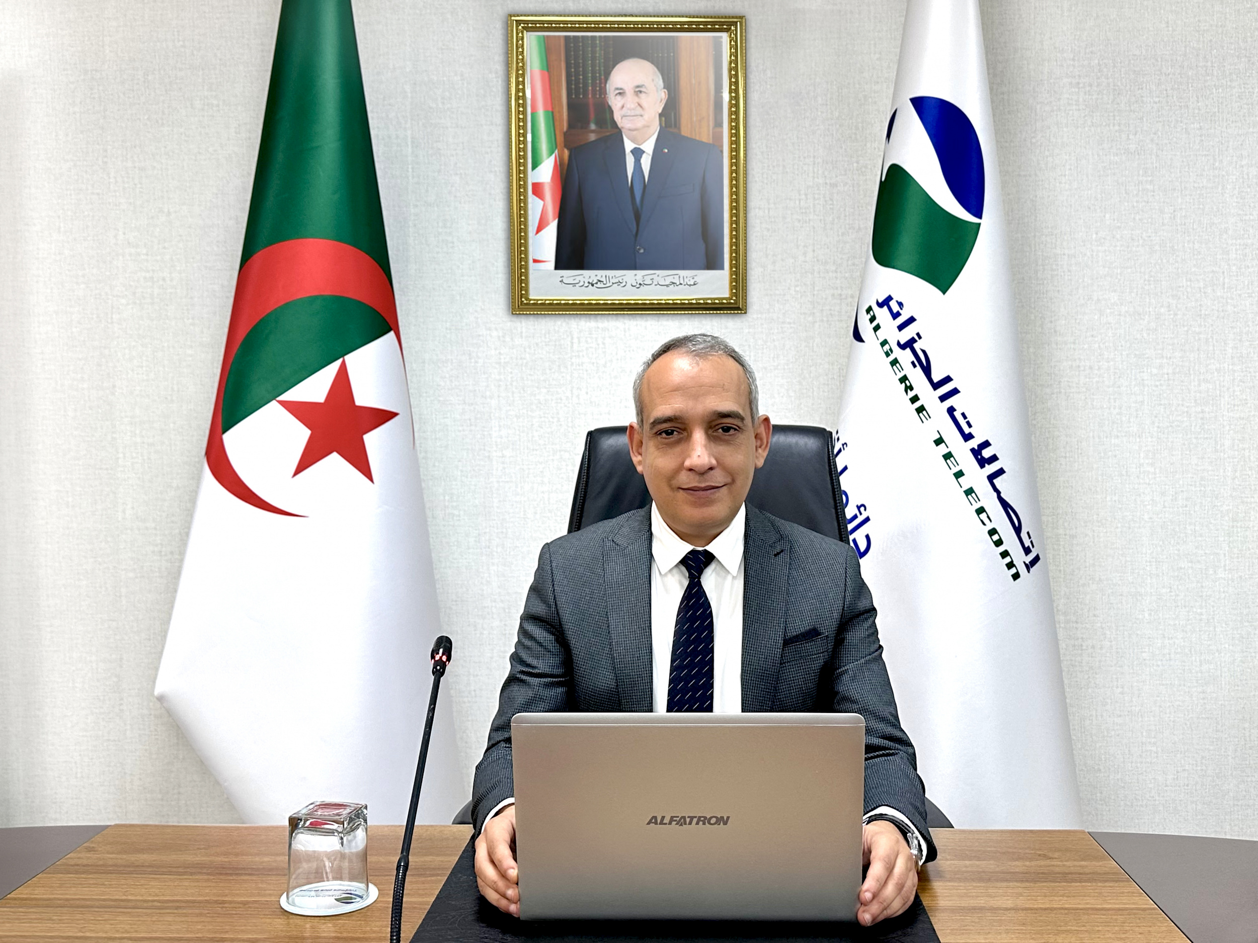 Le PDG d'Algérie Télécom reçoit le prestigieux prix Africa CEO Merit Leader of the Year 2023 lors de la cérémonie de la 17ème édition du Telecom Review Leaders' Summit à Dubaï